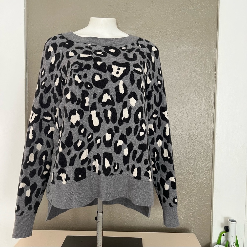 Stella & Dot Merino Wool Blend Leopard Print Sweater Gray Size M
